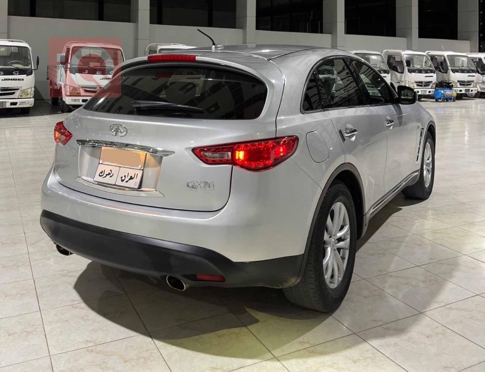 انفنتي QX70